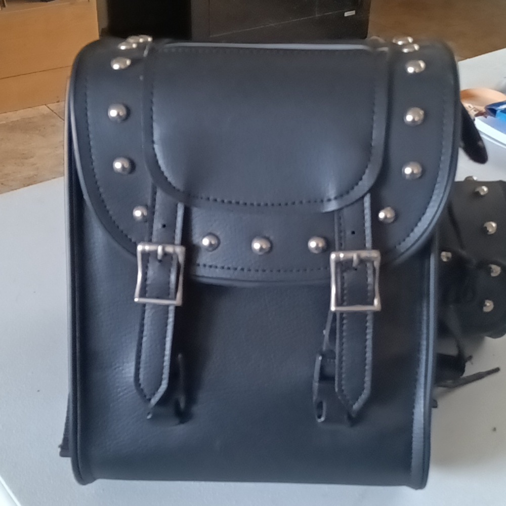 2 piece diamond plate motorcycle saddle bags